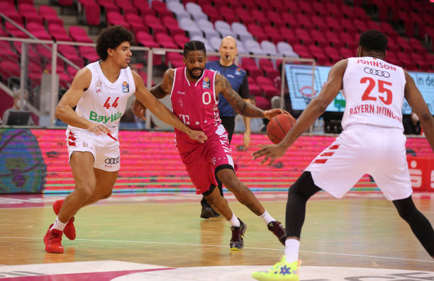 从球场到屏 从球场到屏