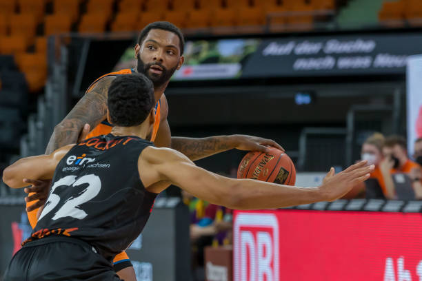 许多球迷和 许多球迷和