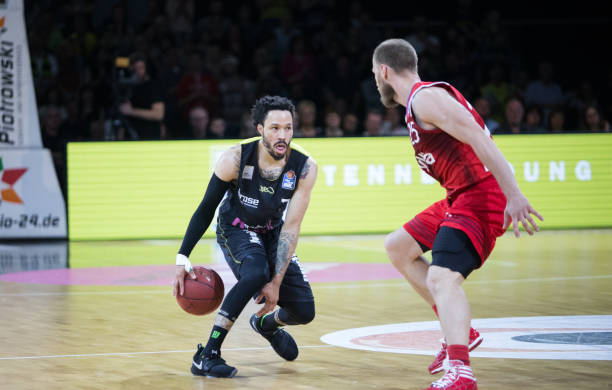 防守或进攻 防守或进攻